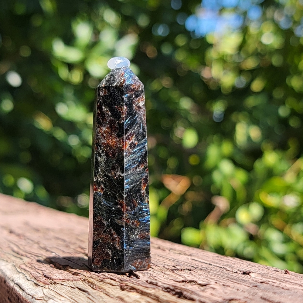 NEW 2.42" ARFVEDSONITE TOWER